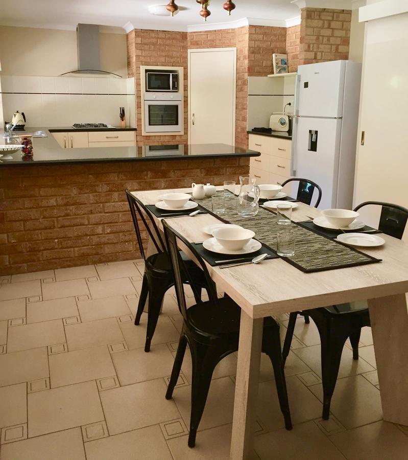 Murdoch Station Bed & Breakfast Perth Kültér fotó